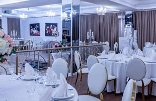 Империал Холл