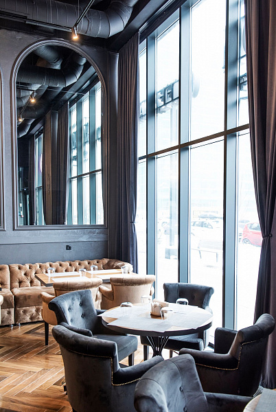 Основной зал с випом