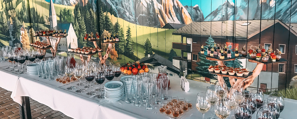 Основной зал