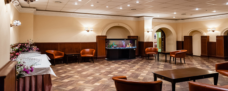 Основной зал