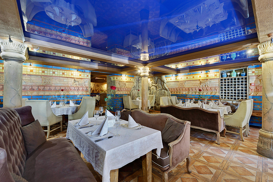 Основной зал