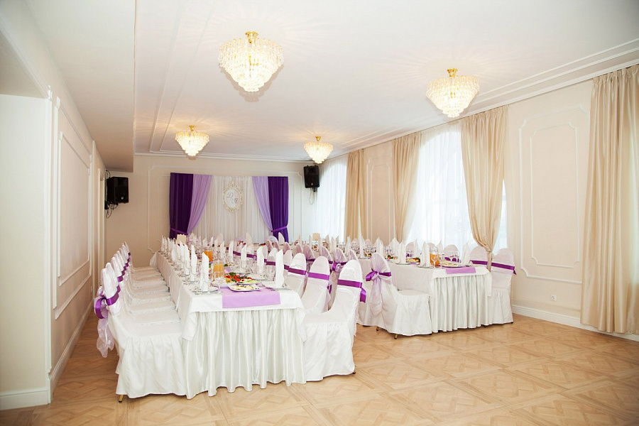 Основной зал