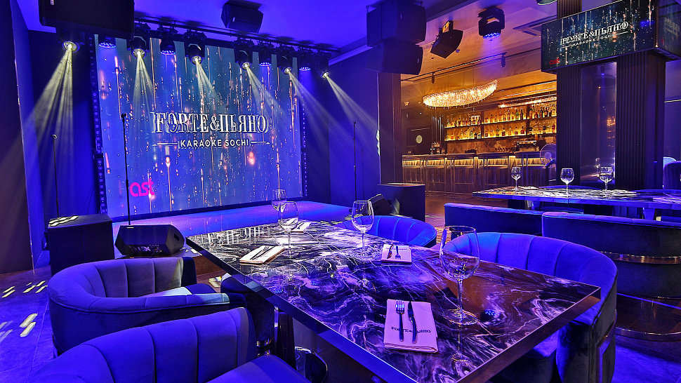 Основной зал