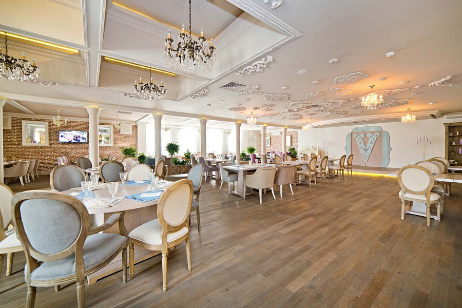 Основной зал