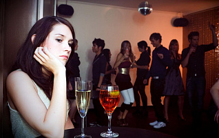 Как пережить корпоратив, если вы интроверт: инструкция по выживанию