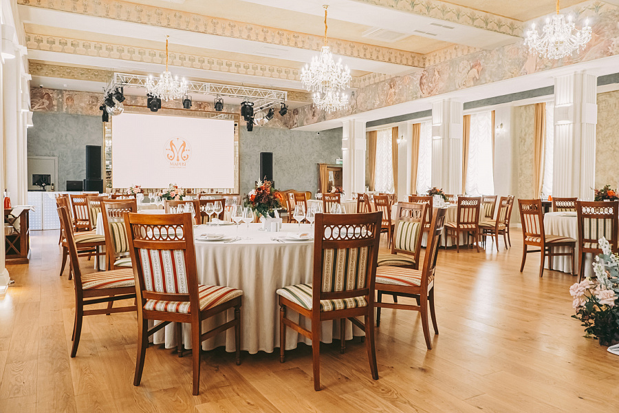 Основной зал