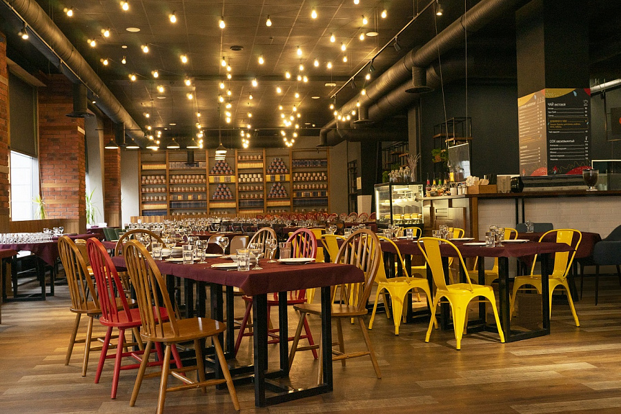 Основной зал