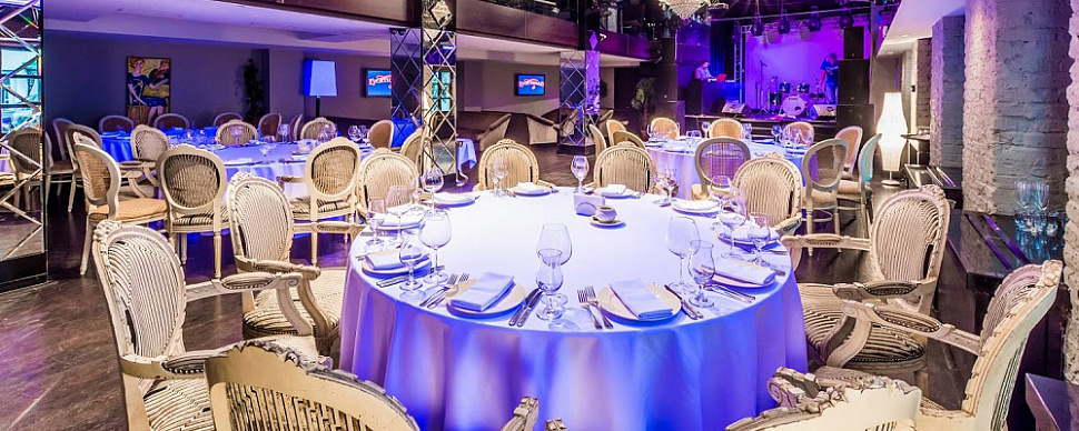 Зеркальный банкетный зал