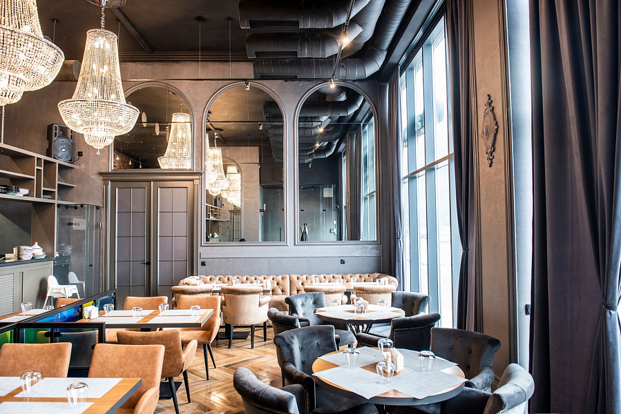 Основной зал с випом