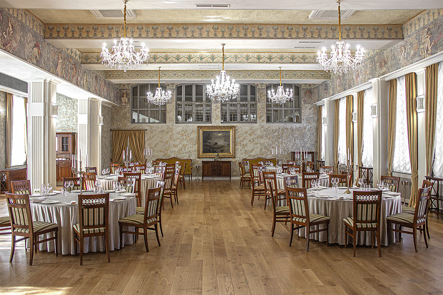 Основной зал