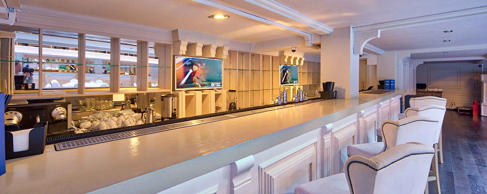 Основной зал