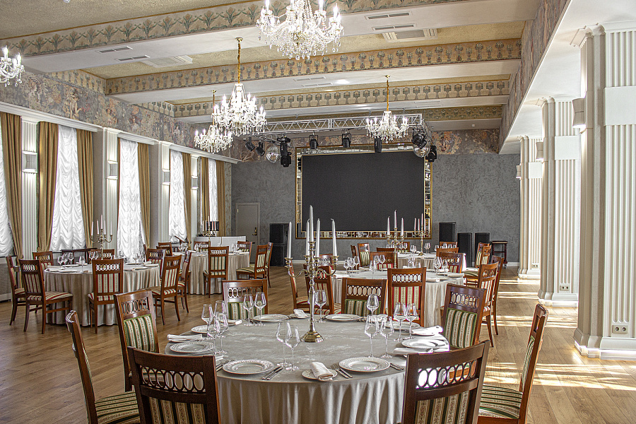 Основной зал