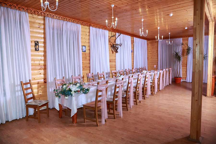 Универсальный зал с верандой