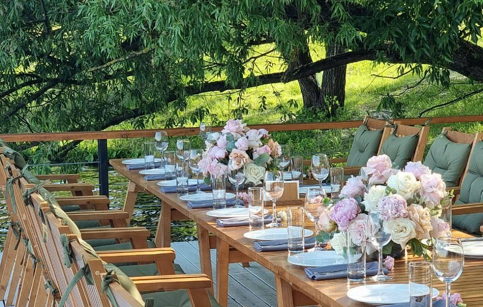 Терраса у воды