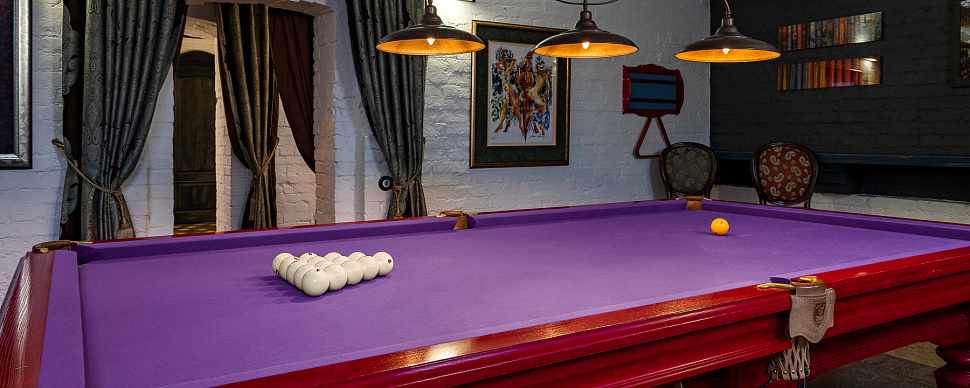 Бильярдный зал