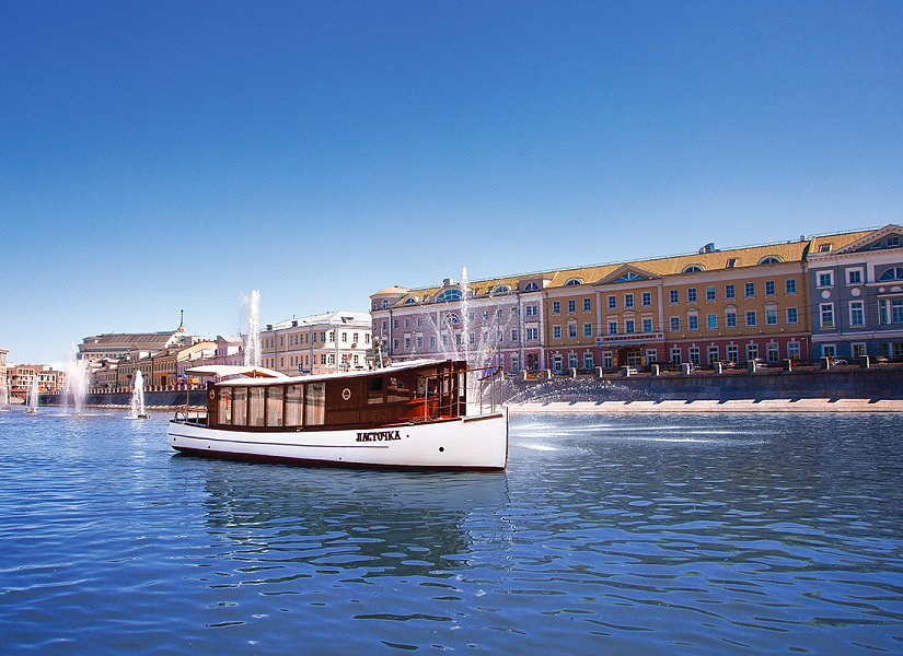 Круизный катер "Ласточка"