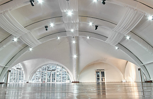 Шатер в Парке Победы