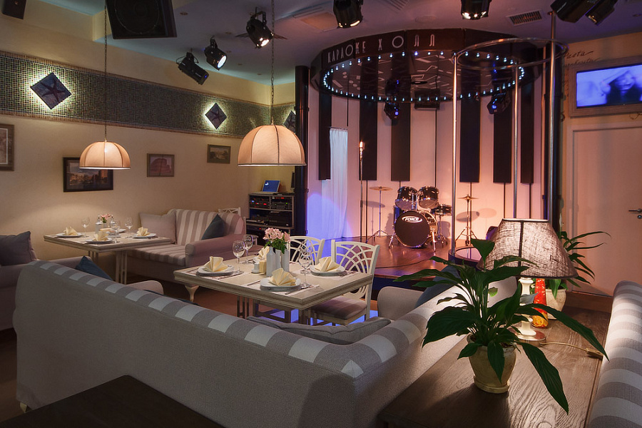 Основной зал