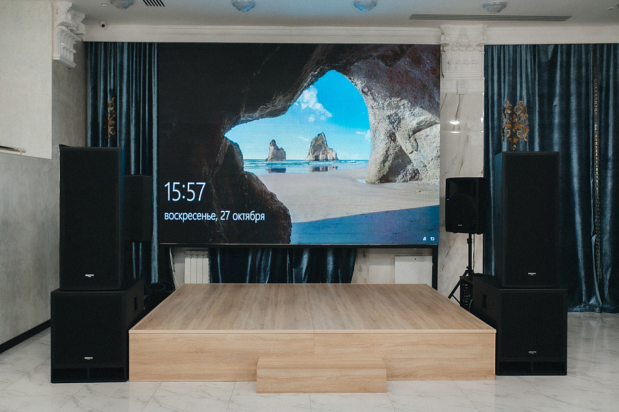 Основой банкетный зал