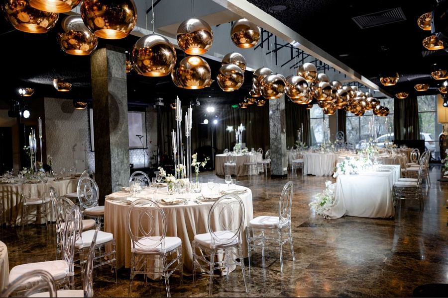 Основной зал ресторана "Meat&More"