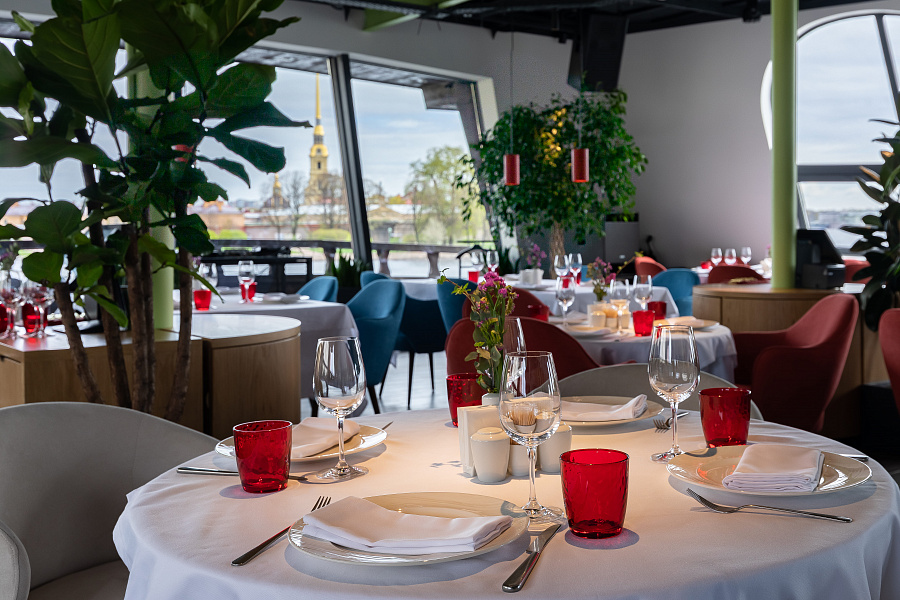 Основной зал ресторана