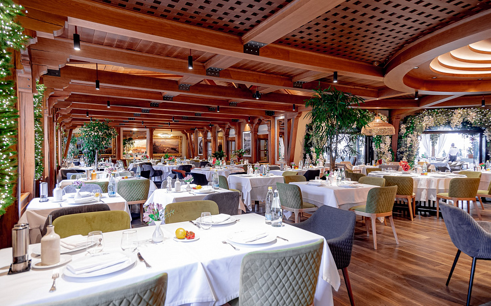 Основной зал