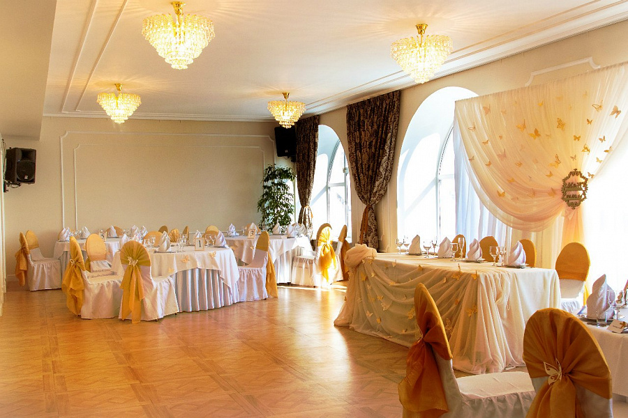 Основной зал