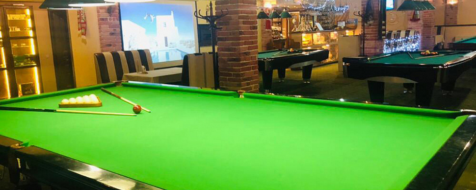 Бильярдный зал