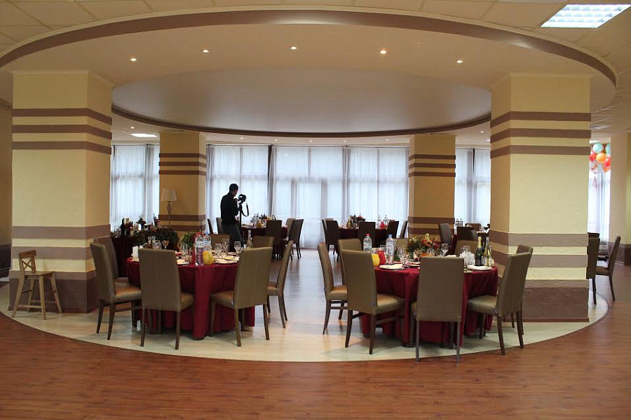 Банкетный зал на 2-м этаже основного кор