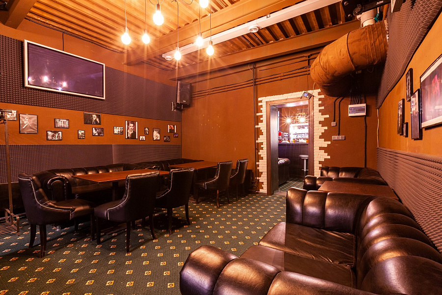 Бильярдный зал