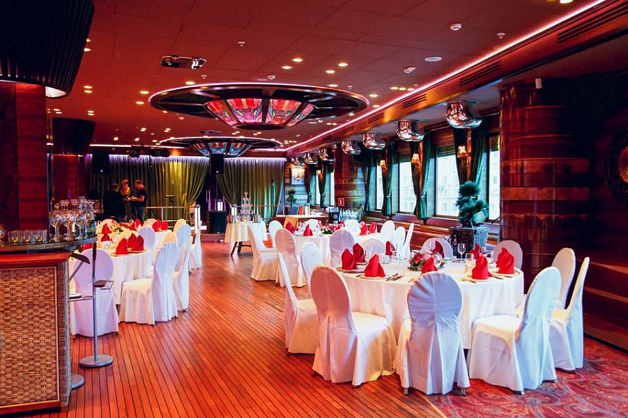 Основной зал