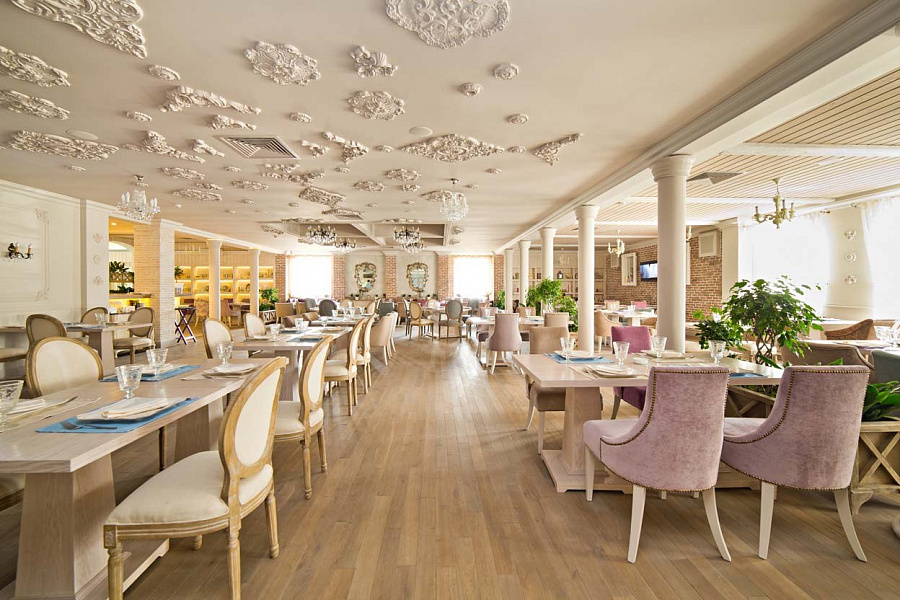 Основной зал