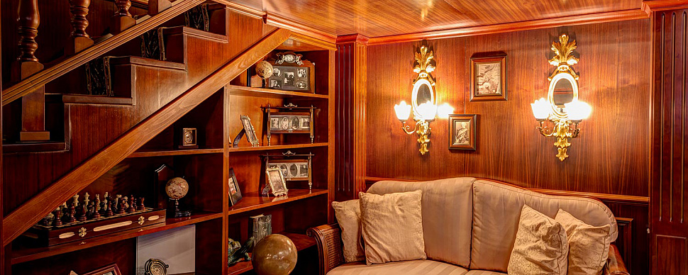 Основной зал