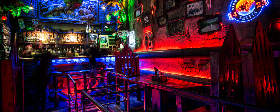 Деревянный Зал