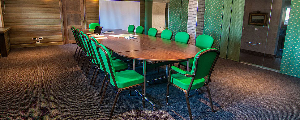 Малый конференц-зал