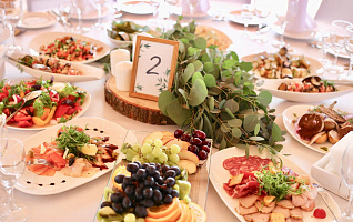 Как рассчитать количество еды и напитков для идеальной свадьбы?