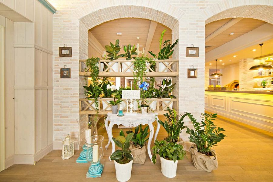 Основной зал