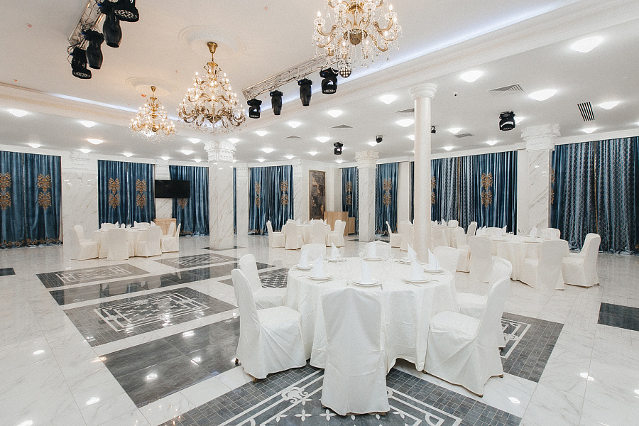 Основой банкетный зал