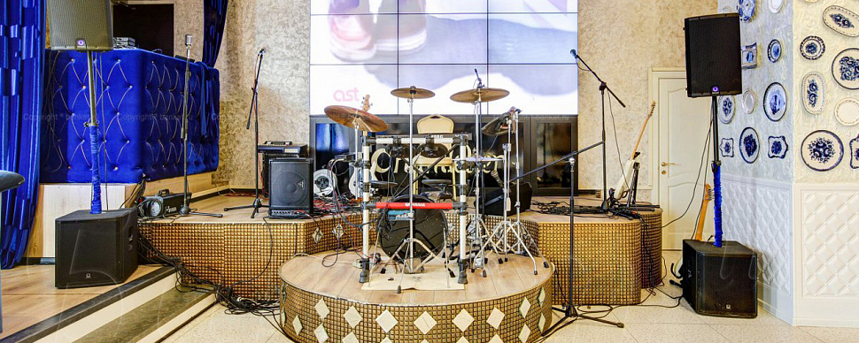 Основной зал