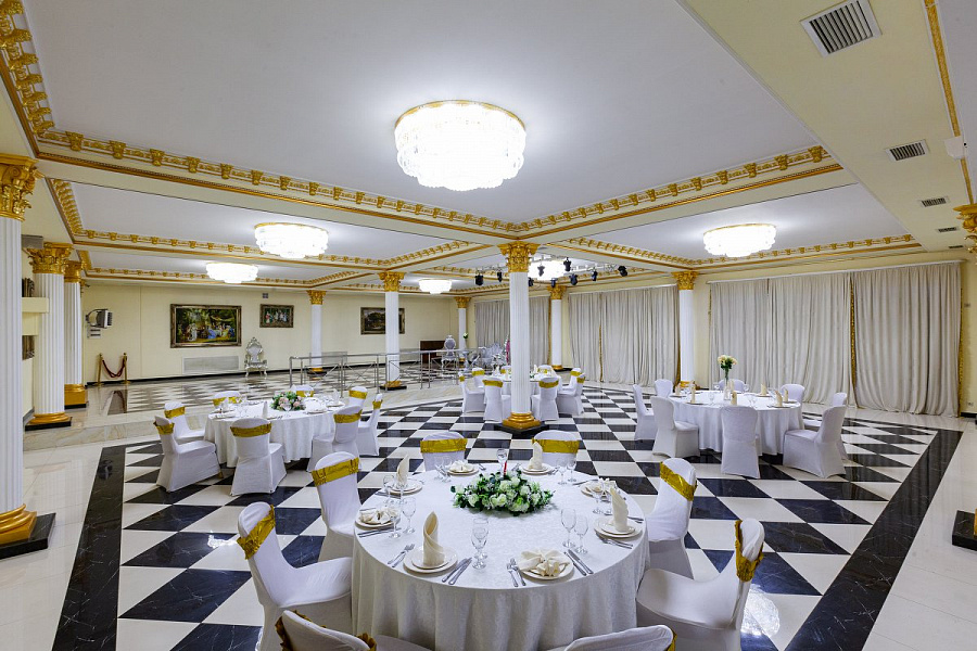 Суриков холл