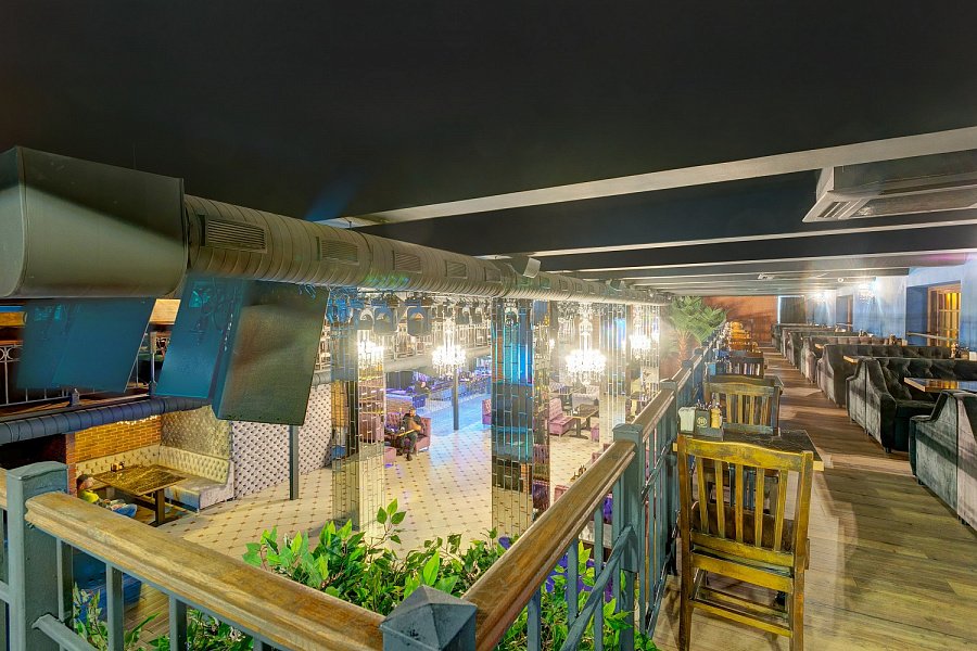 Левый балкон