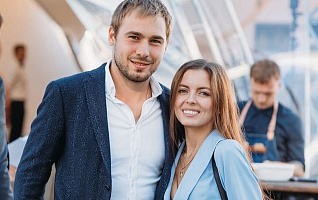 Знаменитый Антон Шипулин: муж, папа и депутат