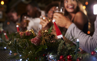 А что, если не ходить на новогодний корпоратив?