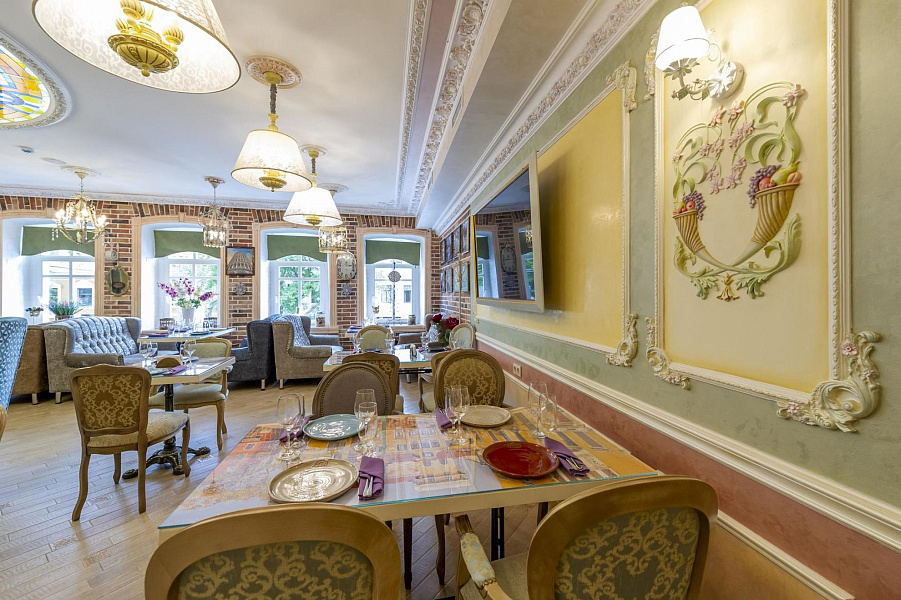 Основной зал