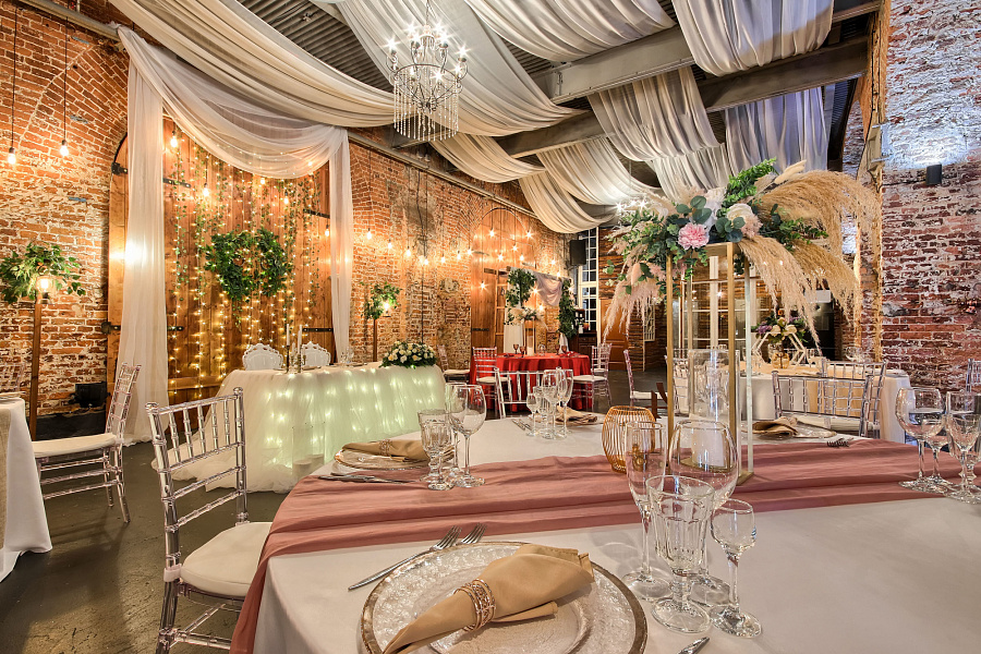 Основной зал