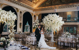 Почему свадьбу нельзя провести «где угодно»? Сравним с банкетом на День рождения!