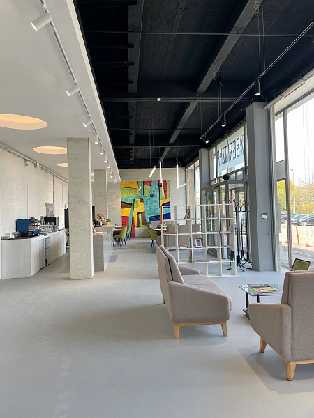 Основной зал