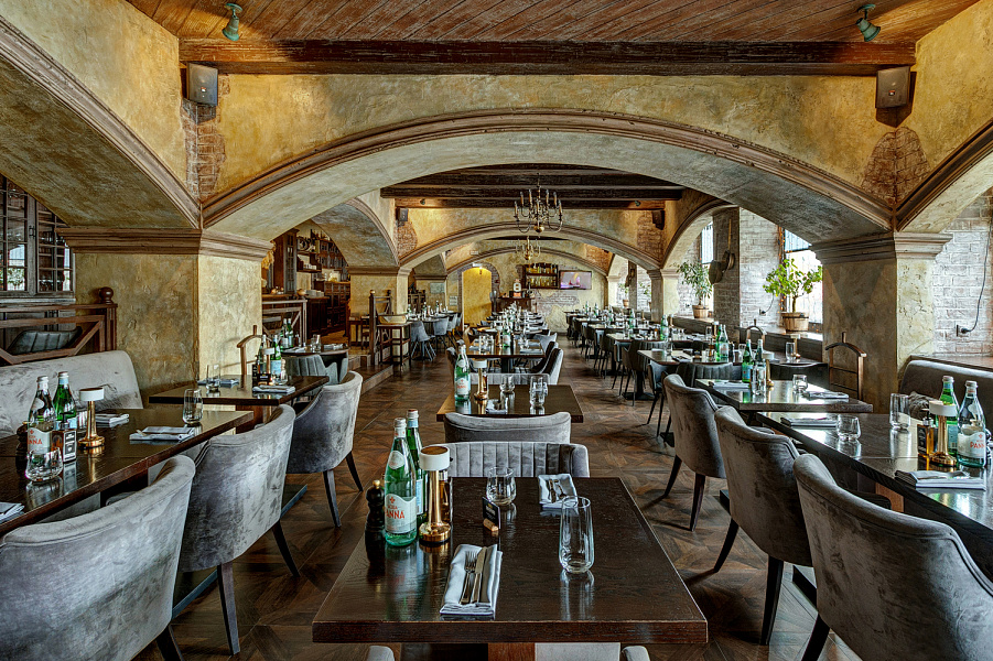 Основной зал