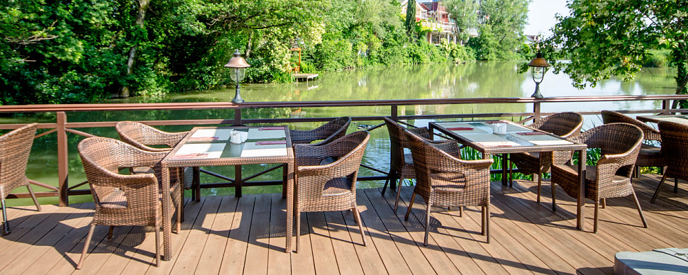 Ресторан на воде Палуба