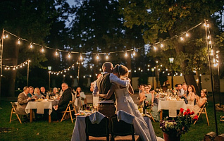 Свадьба за городом: плюсы и минусы подмосковных парк-отелей и шатровых площадок